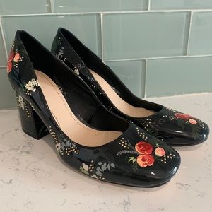 These are beautiful flower print heels from Zara